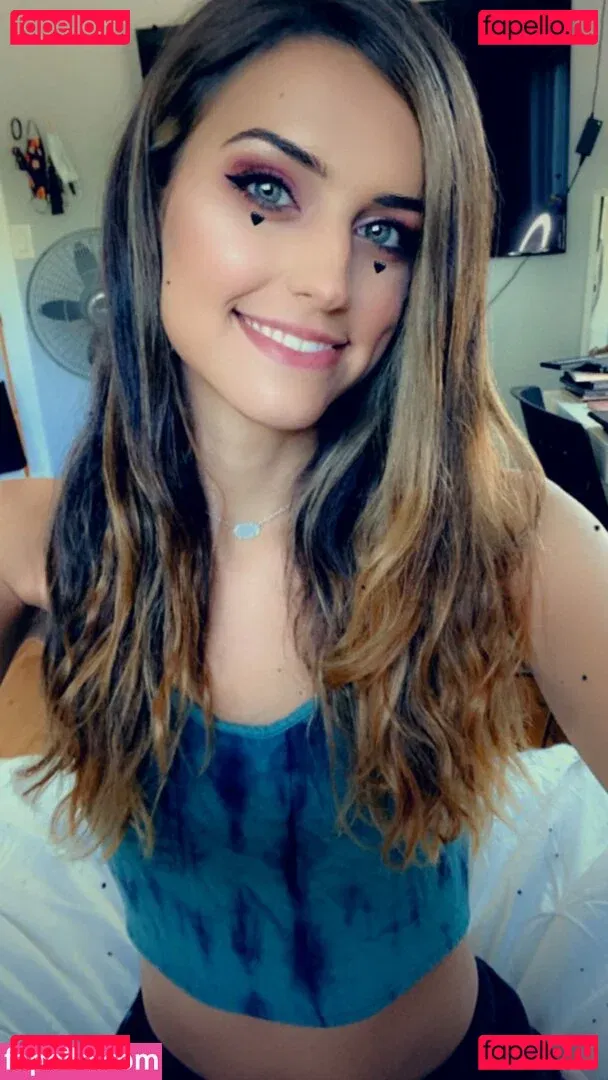 SophieSommers Onlyfans Photo Gallery 