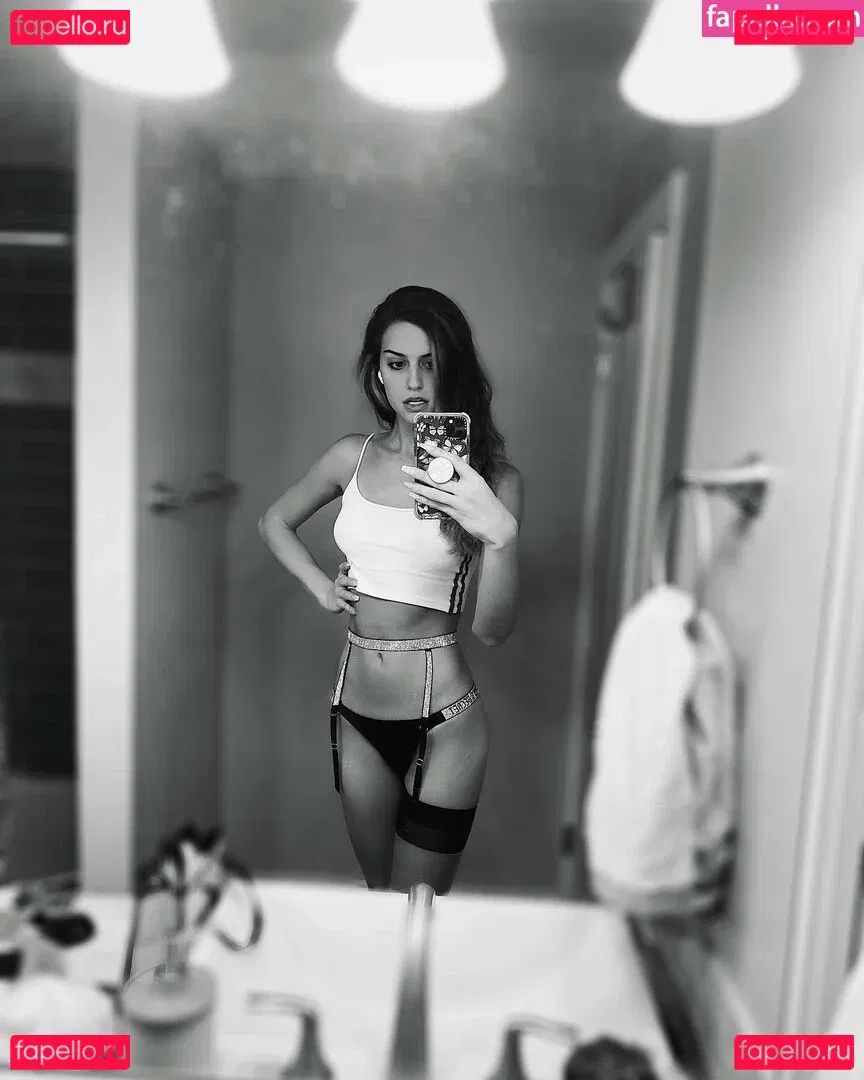 SophieSommers Onlyfans Photo Gallery 