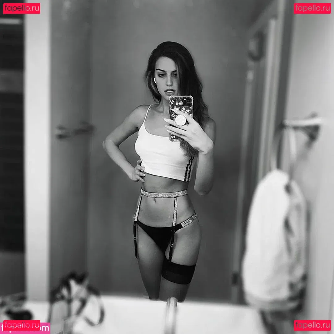 SophieSommers Onlyfans Photo Gallery 