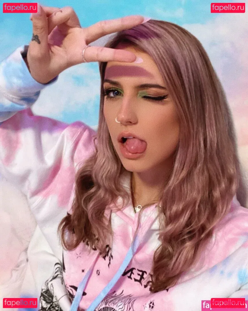 SophieSommers Onlyfans Photo Gallery 