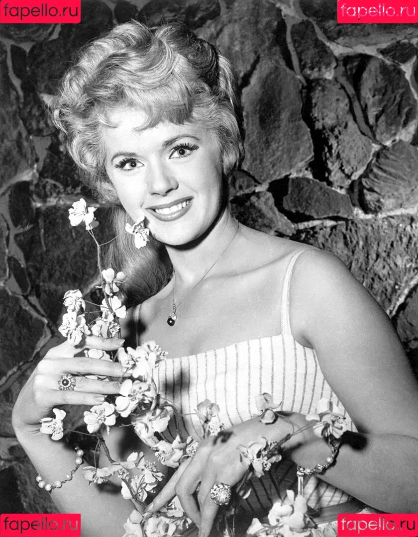 Connie Stevens Onlyfans Photo Gallery 