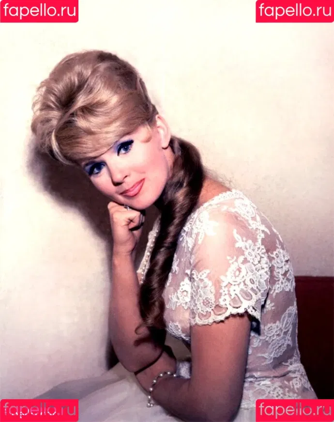 Connie Stevens Onlyfans Photo Gallery 