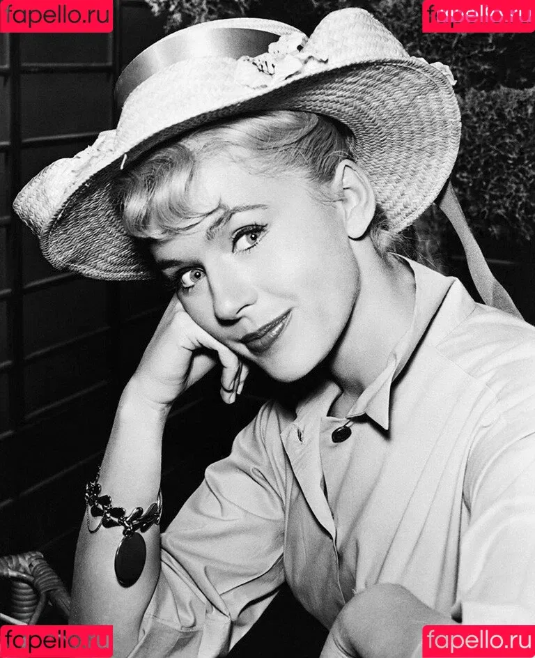 Connie Stevens Onlyfans Photo Gallery 