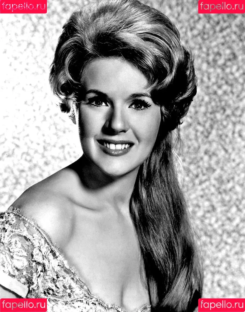 Connie Stevens Onlyfans Photo Gallery 