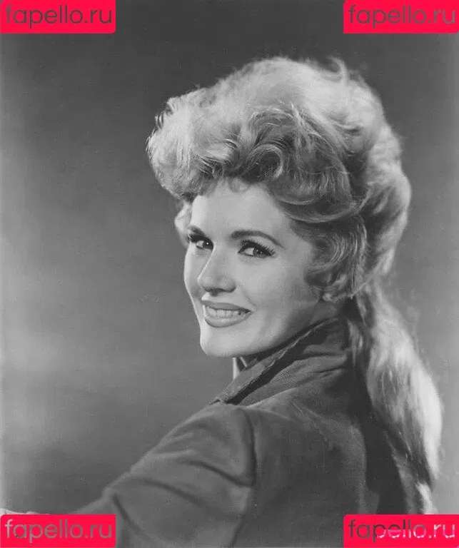 Connie Stevens Onlyfans Photo Gallery 