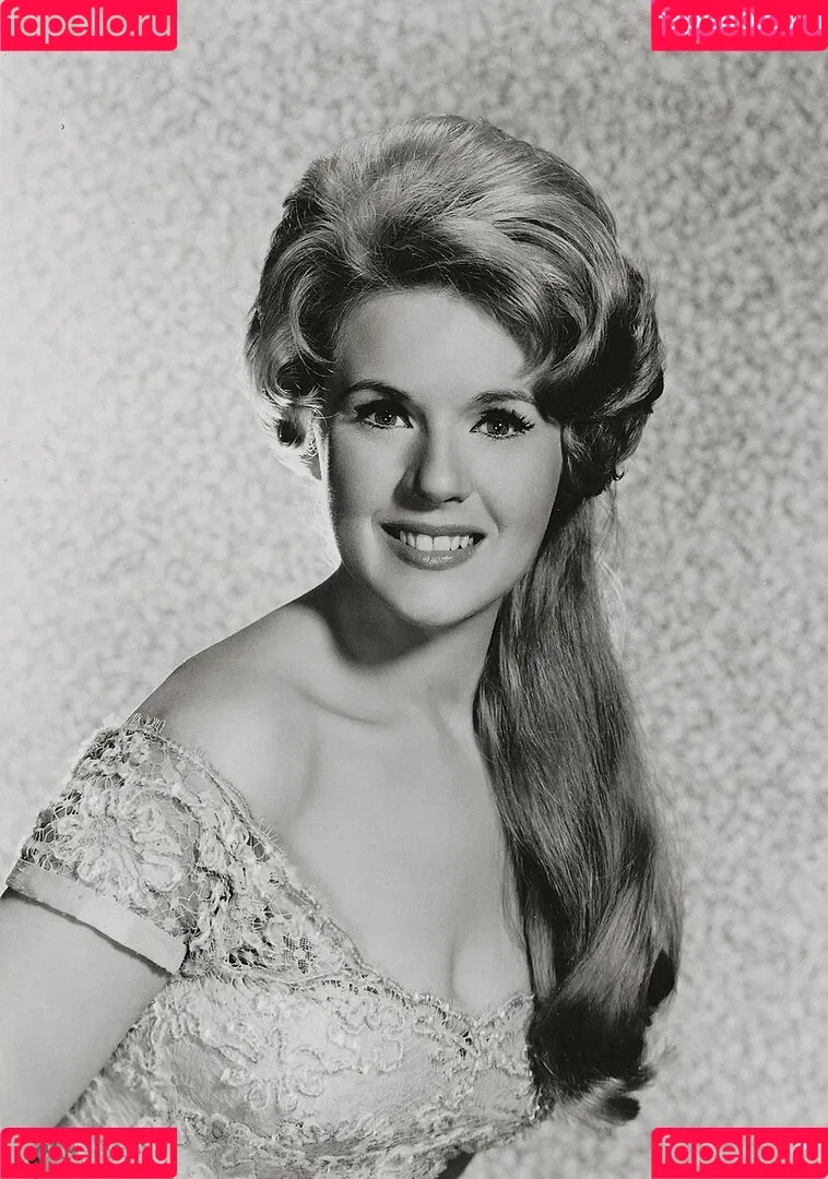 Connie Stevens Onlyfans Photo Gallery 