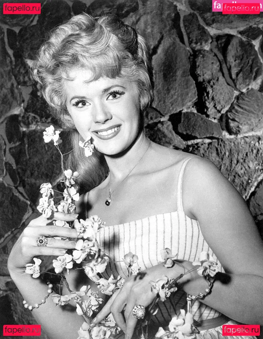 Connie Stevens Onlyfans Photo Gallery 
