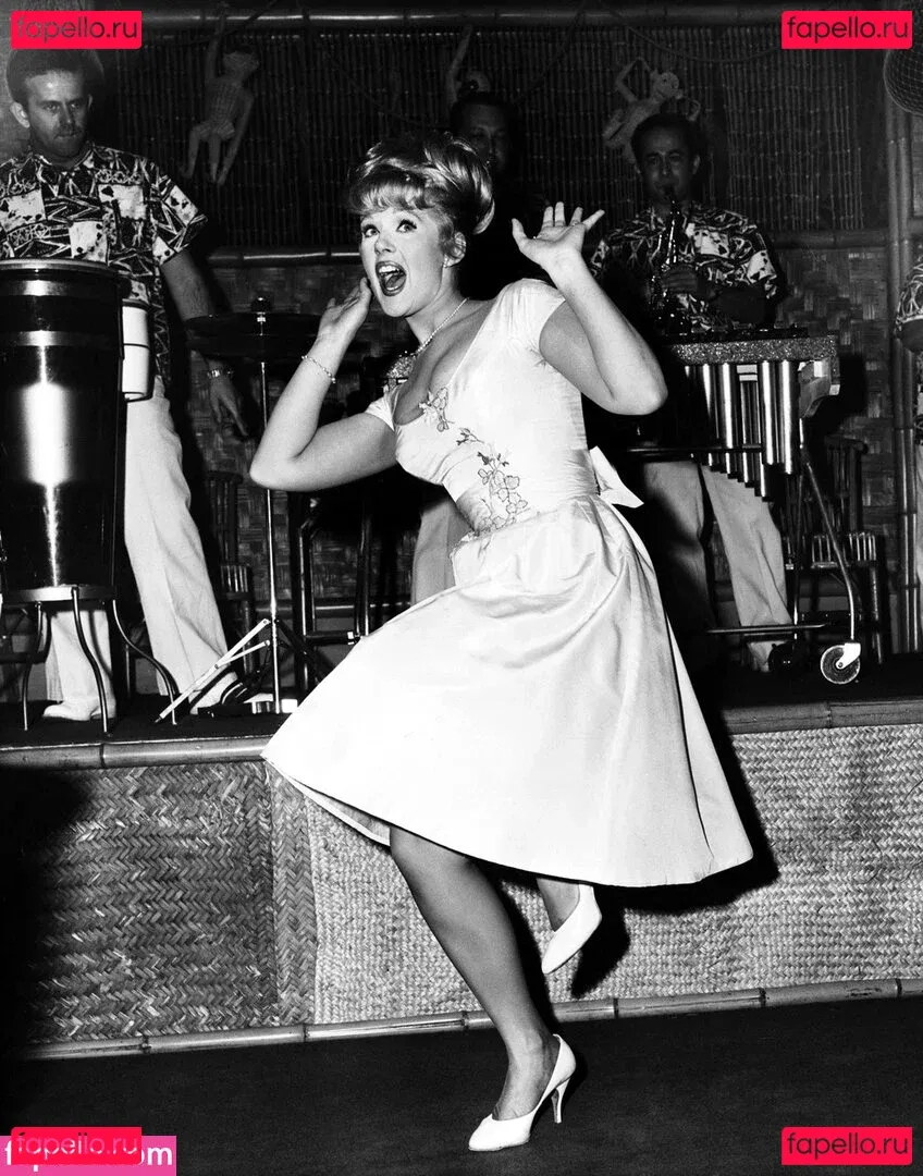 Connie Stevens Onlyfans Photo Gallery 