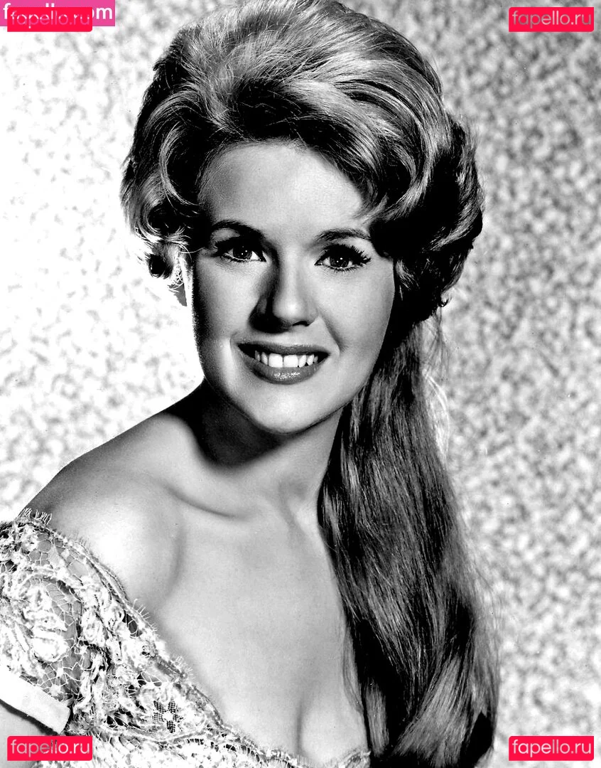 Connie Stevens Onlyfans Photo Gallery 