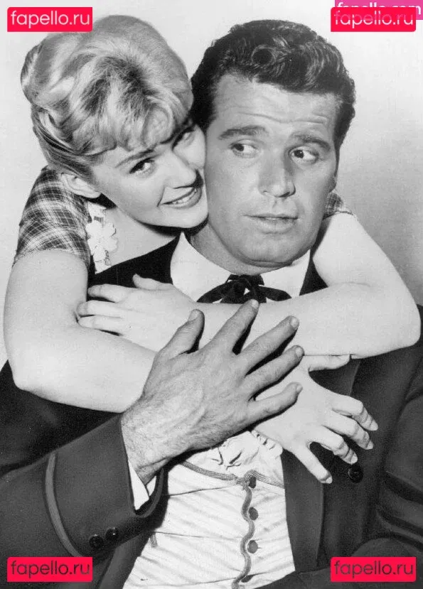 Connie Stevens Onlyfans Photo Gallery 