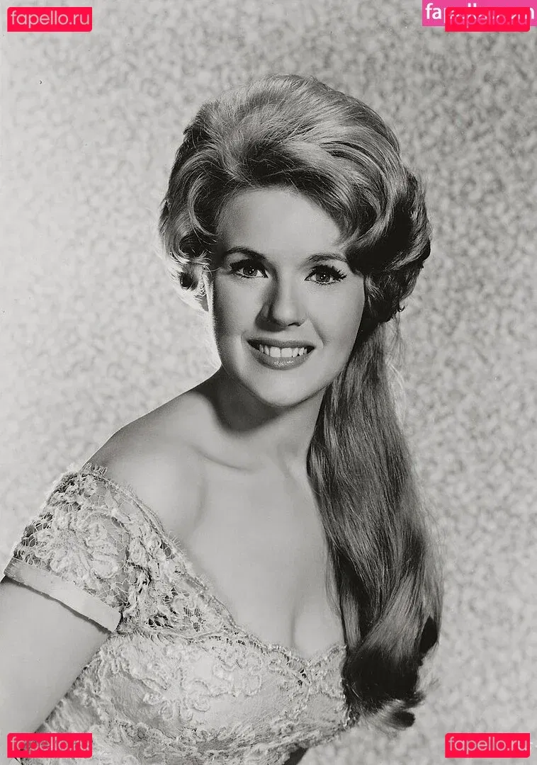 Connie Stevens Onlyfans Photo Gallery 