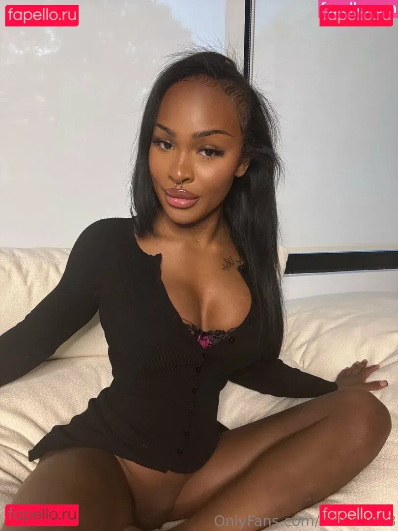 milandior3 Onlyfans Photo Gallery 