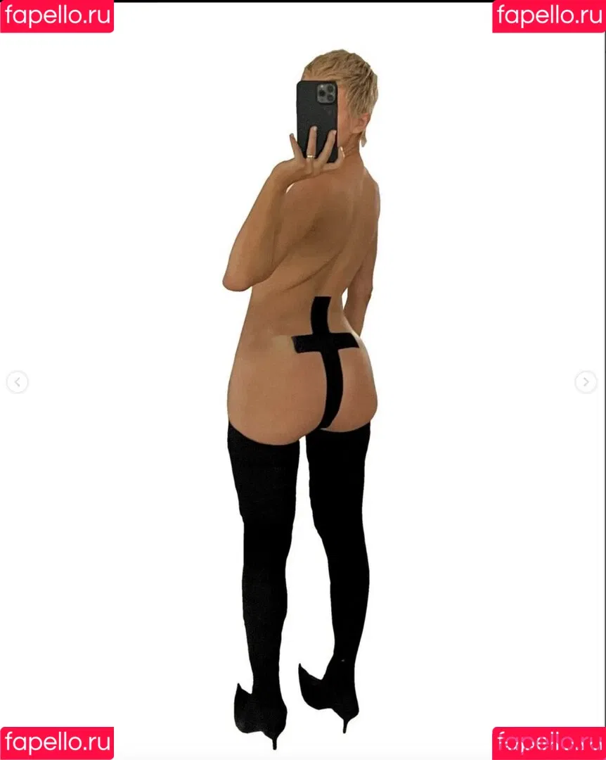 Bianca Censori Onlyfans Photo Gallery 