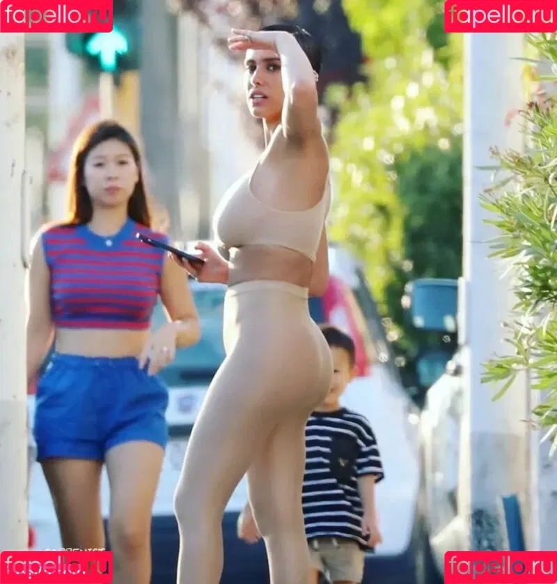 Bianca Censori Onlyfans Photo Gallery 