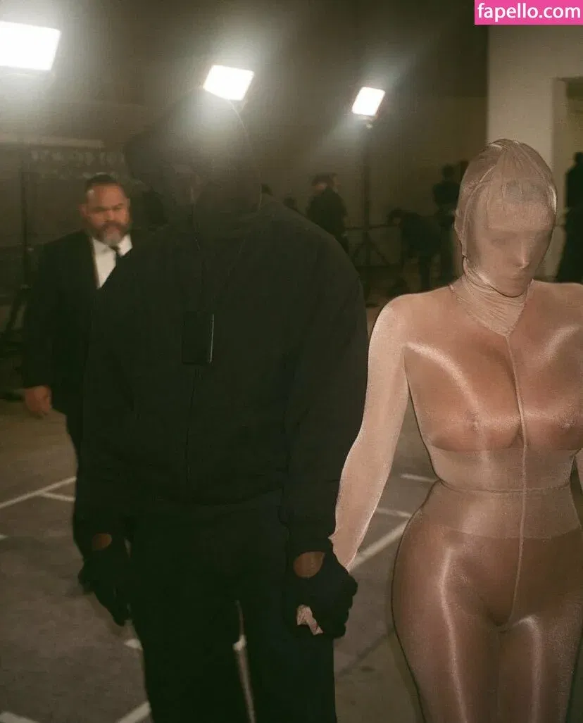 Bianca Censori Onlyfans Photo Gallery 