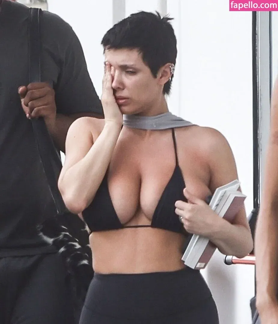 Bianca Censori Onlyfans Photo Gallery 