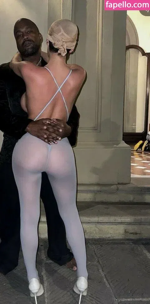 Bianca Censori Onlyfans Photo Gallery 