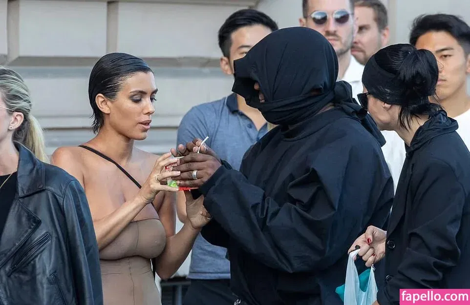 Bianca Censori Onlyfans Photo Gallery 