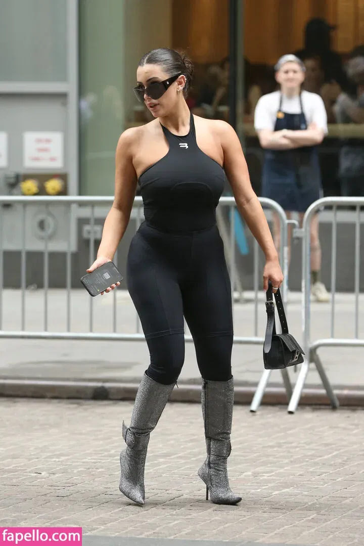 Bianca Censori Onlyfans Photo Gallery 