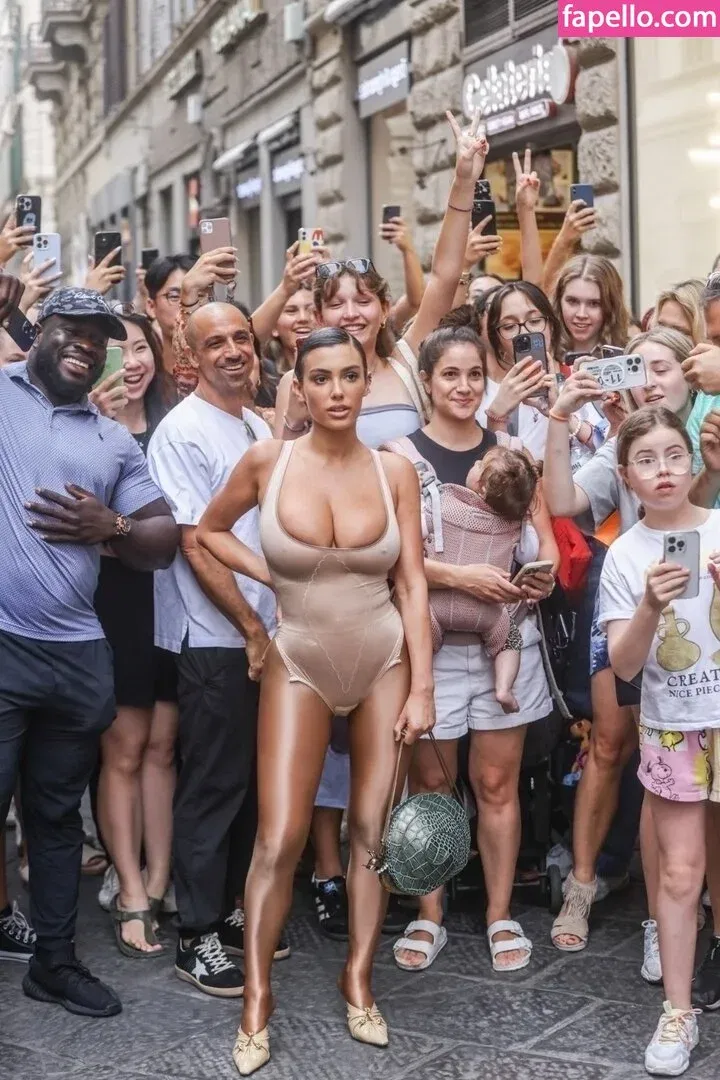 Bianca Censori Onlyfans Photo Gallery 