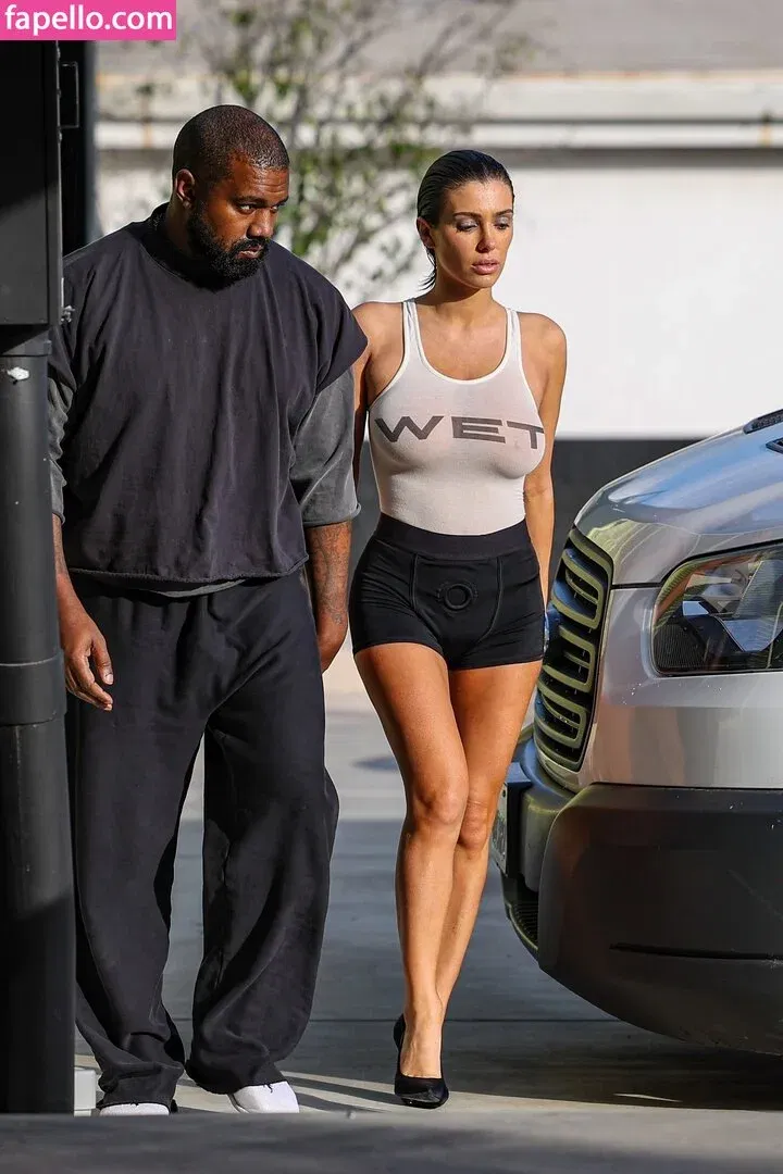 Bianca Censori Onlyfans Photo Gallery 