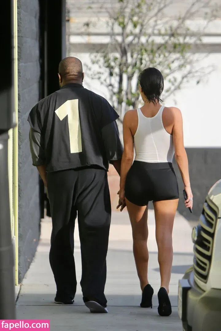 Bianca Censori Onlyfans Photo Gallery 