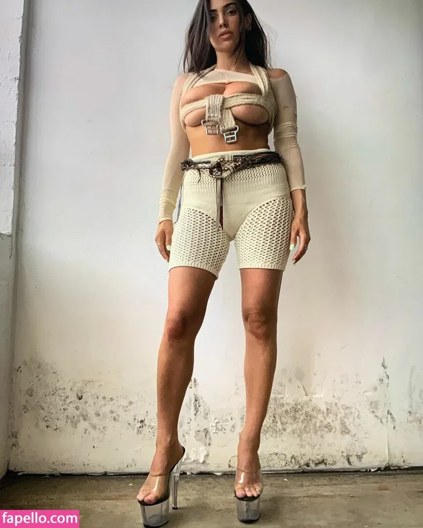 Bianca Censori Onlyfans Photo Gallery 