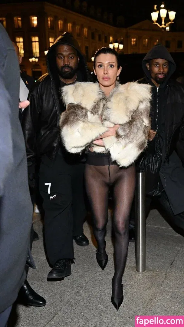 Bianca Censori Onlyfans Photo Gallery 