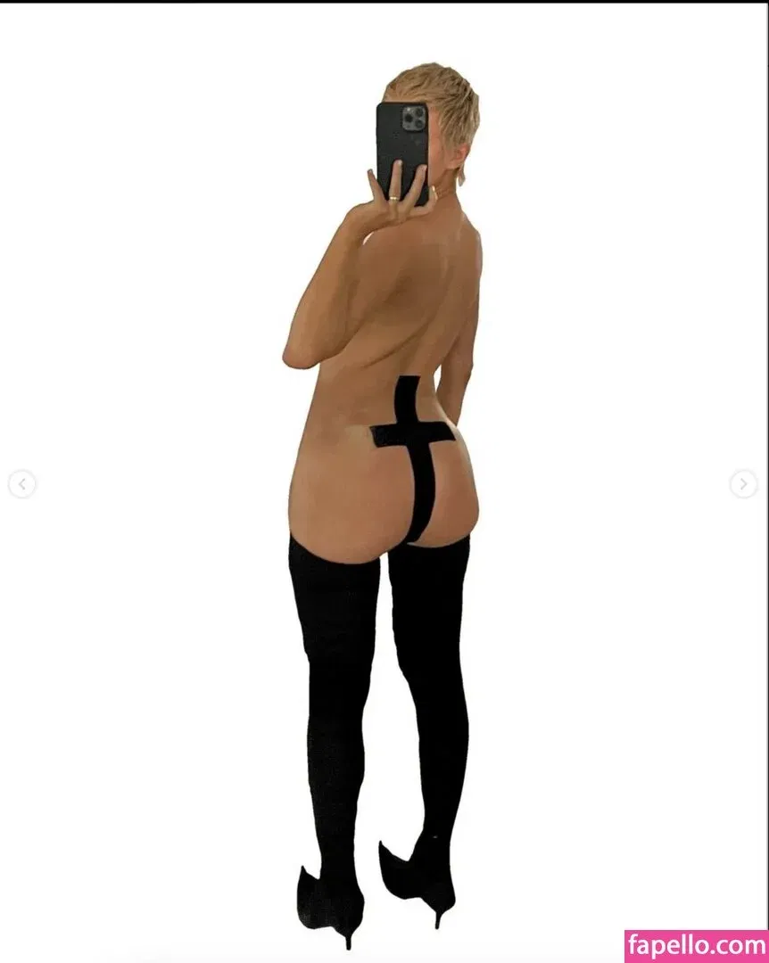 Bianca Censori Onlyfans Photo Gallery 