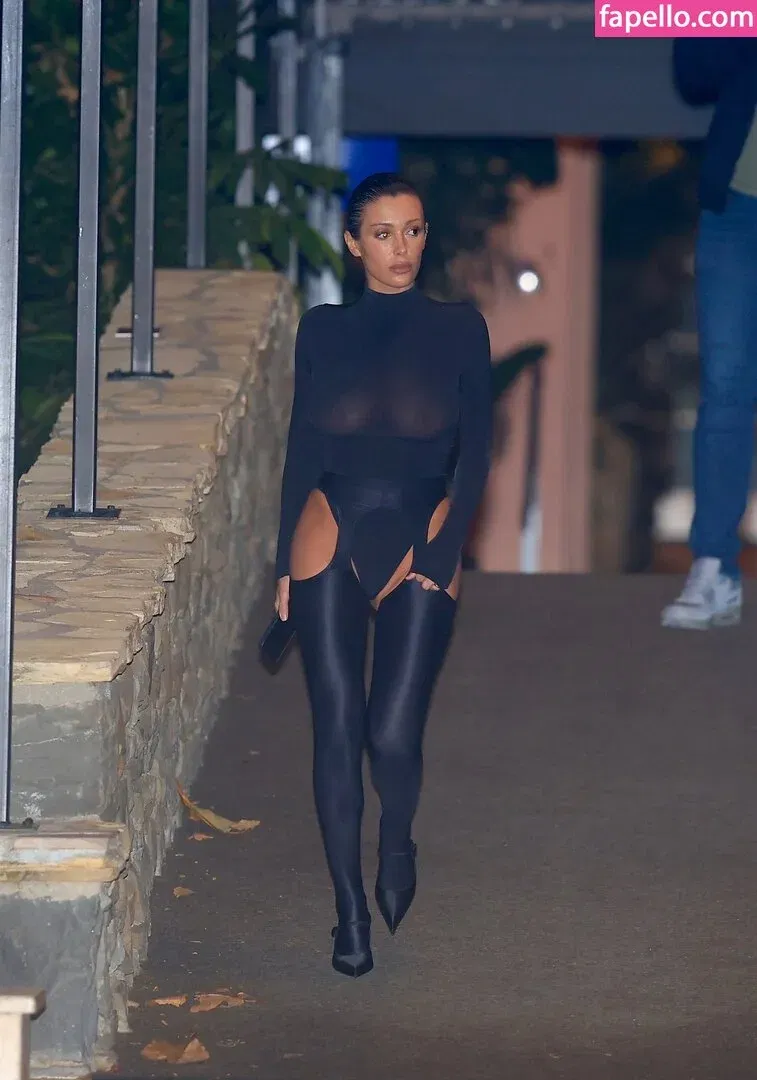 Bianca Censori Onlyfans Photo Gallery 