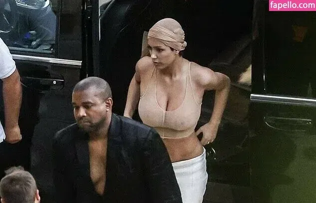 Bianca Censori Onlyfans Photo Gallery 