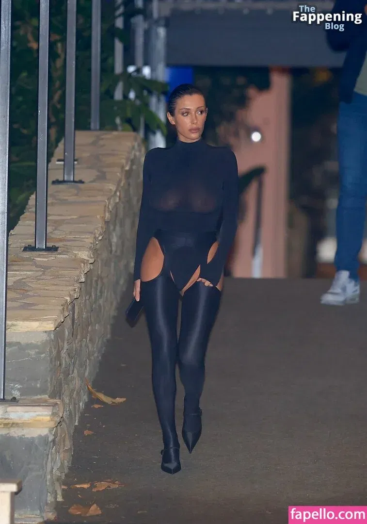 Bianca Censori Onlyfans Photo Gallery 