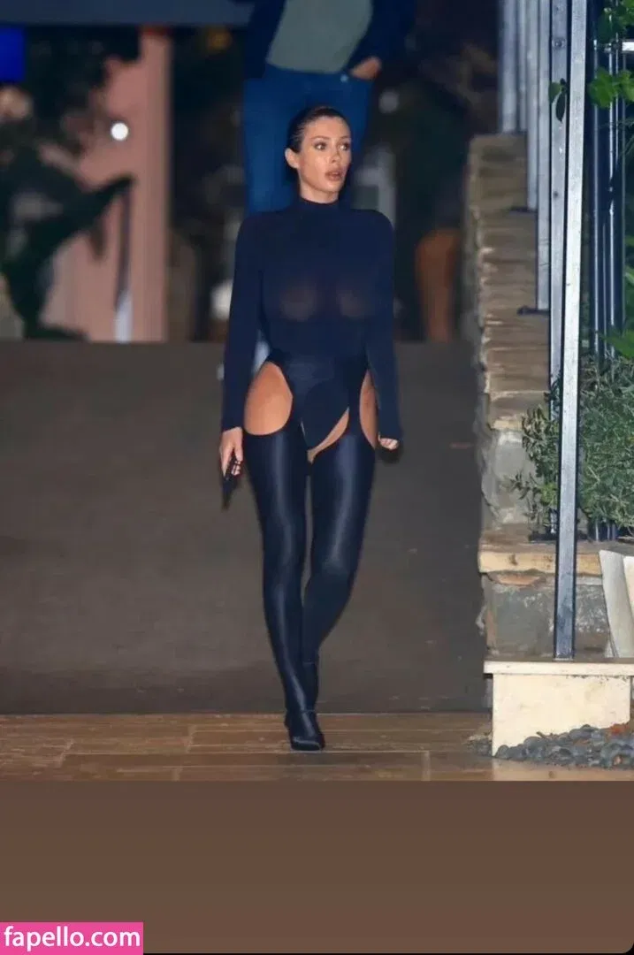 Bianca Censori Onlyfans Photo Gallery 