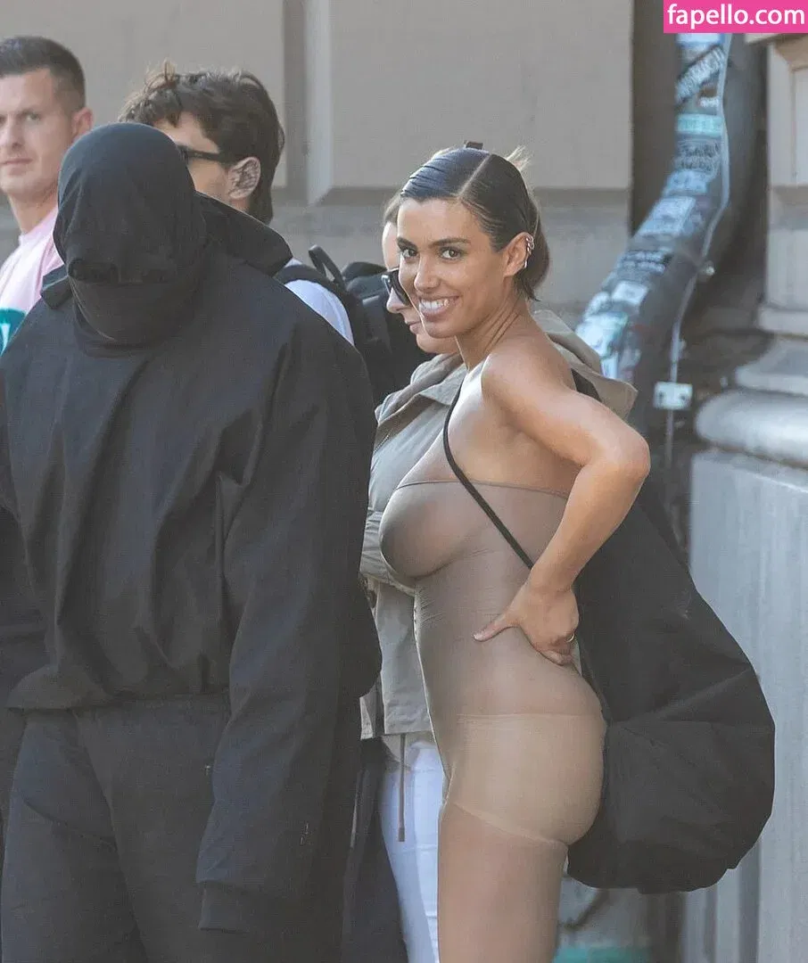 Bianca Censori Onlyfans Photo Gallery 