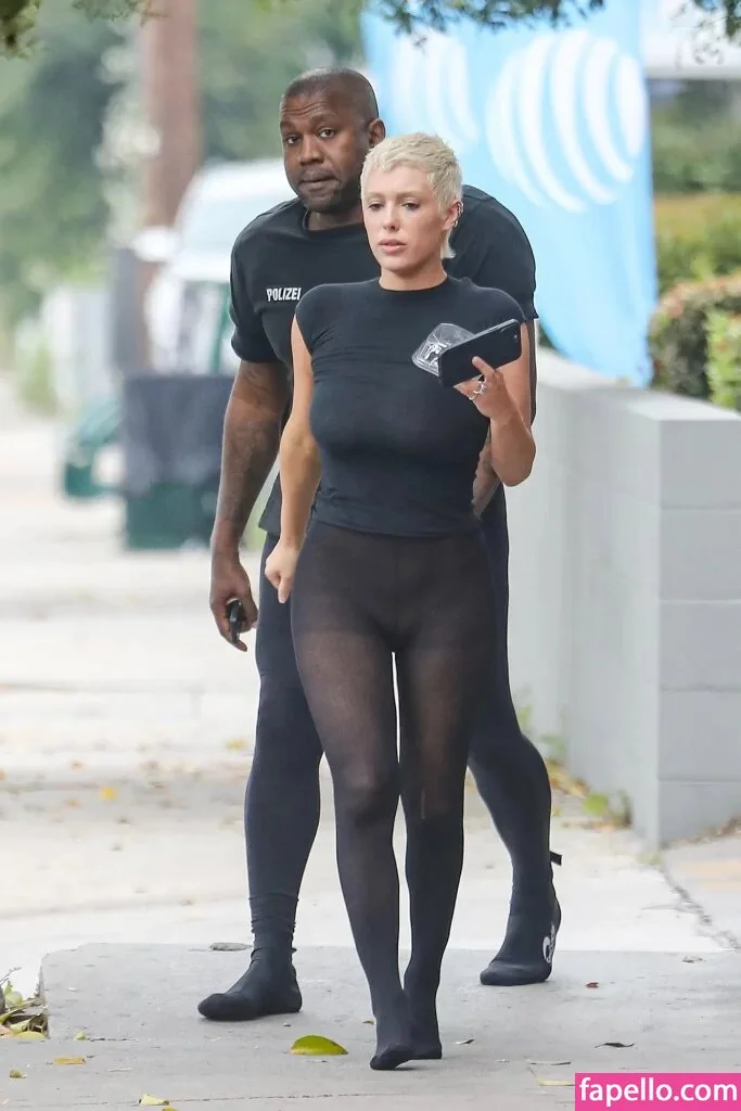 Bianca Censori Onlyfans Photo Gallery 