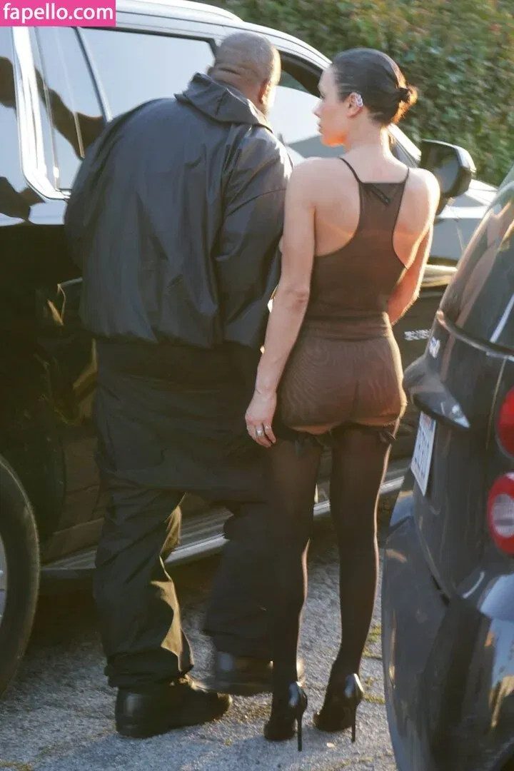 Bianca Censori Onlyfans Photo Gallery 