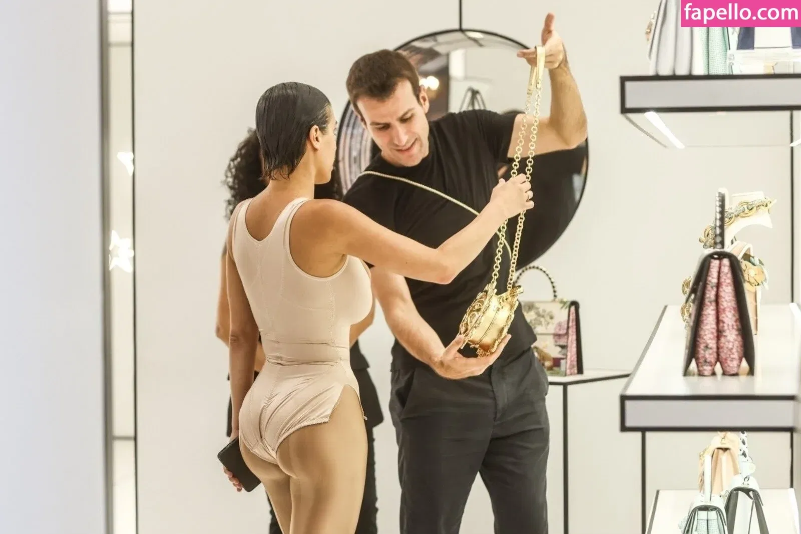 Bianca Censori Onlyfans Photo Gallery 