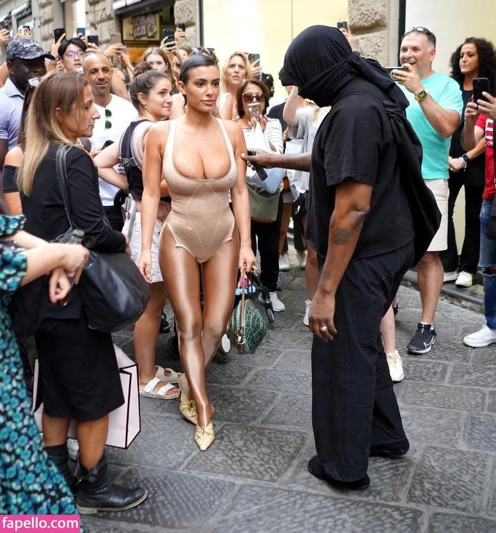 Bianca Censori Onlyfans Photo Gallery 