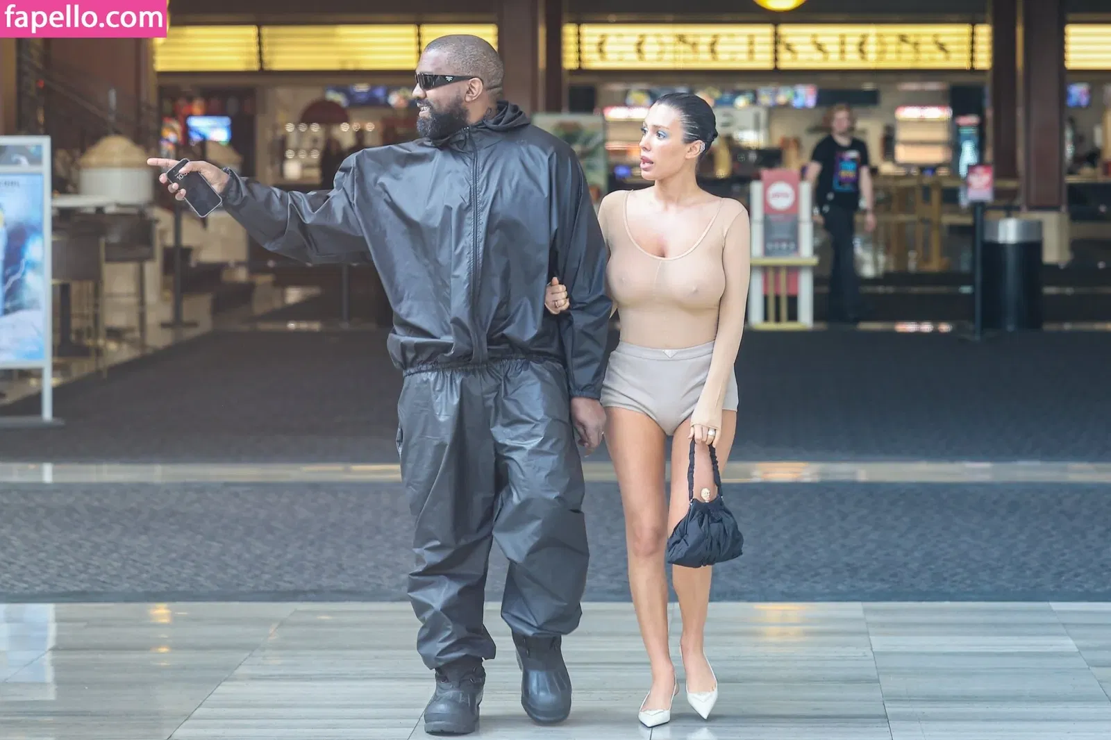 Bianca Censori Onlyfans Photo Gallery 