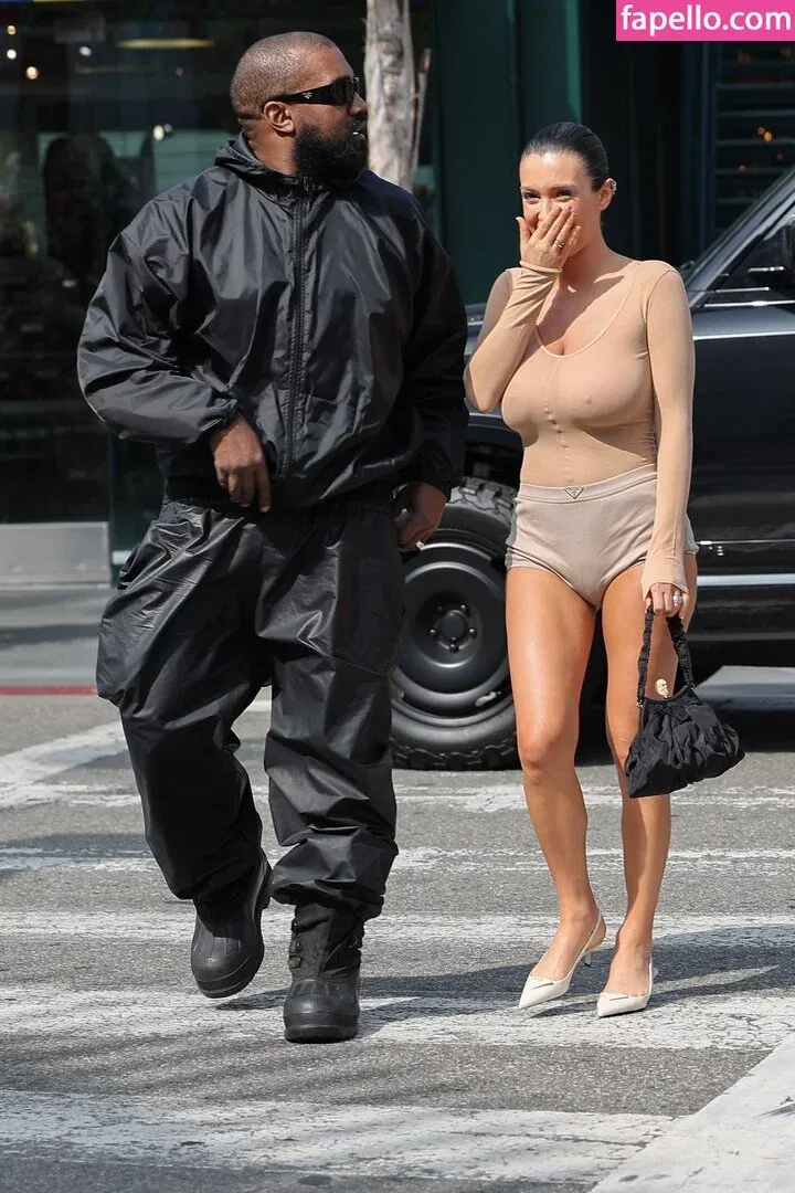 Bianca Censori Onlyfans Photo Gallery 