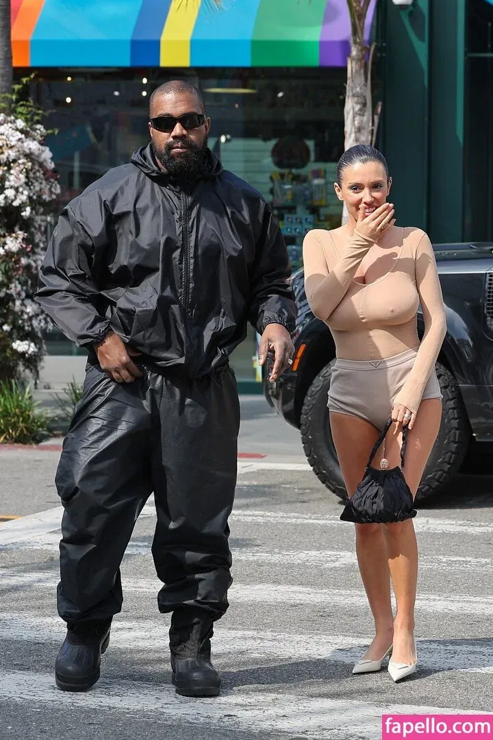 Bianca Censori Onlyfans Photo Gallery 