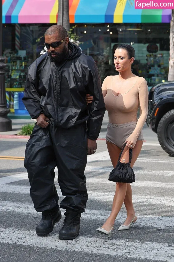 Bianca Censori Onlyfans Photo Gallery 