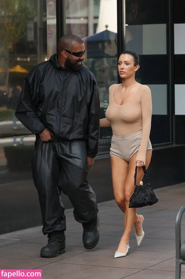 Bianca Censori Onlyfans Photo Gallery 