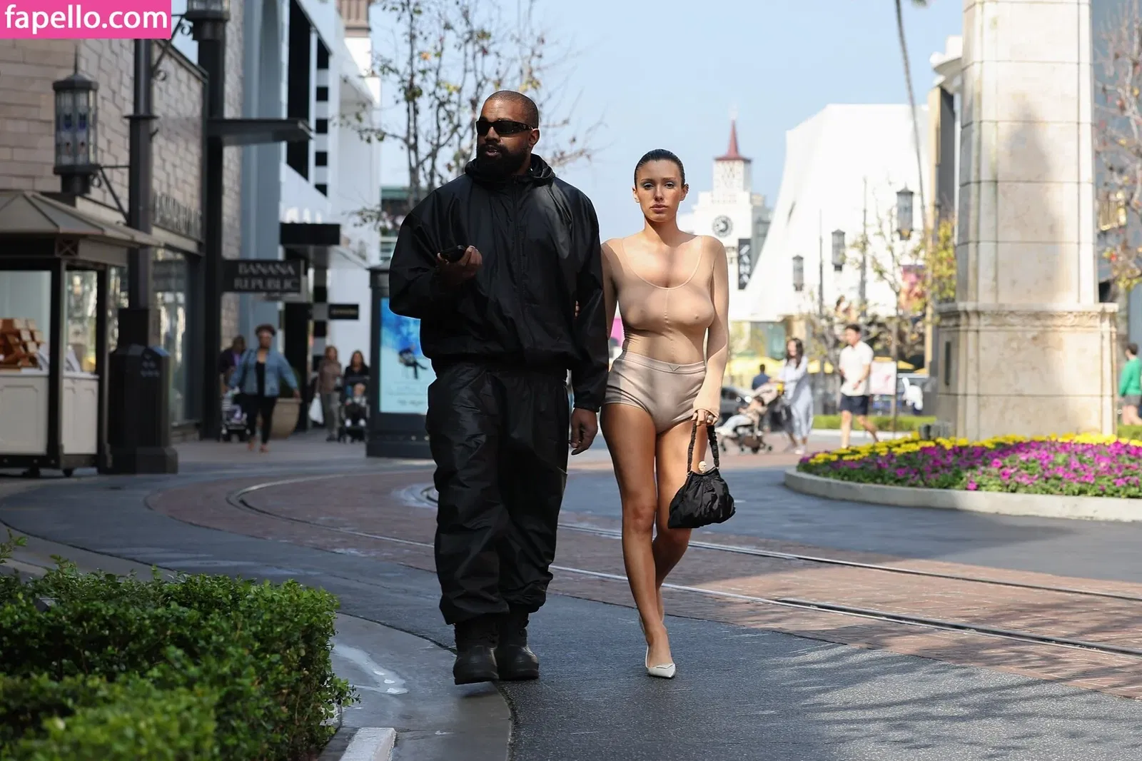 Bianca Censori Onlyfans Photo Gallery 