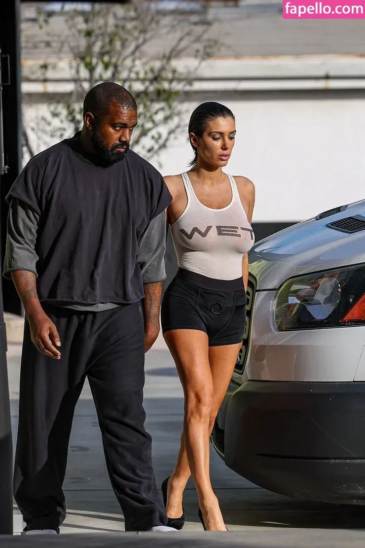 Bianca Censori Onlyfans Photo Gallery 