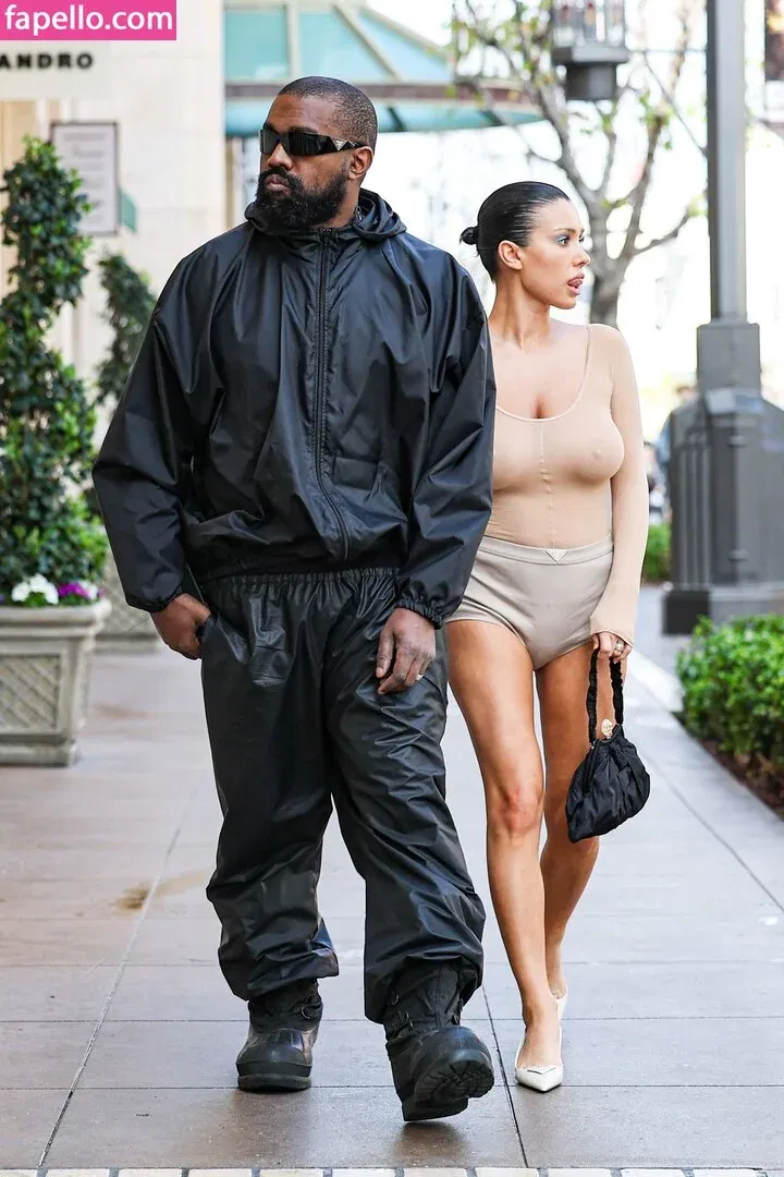 Bianca Censori Onlyfans Photo Gallery 