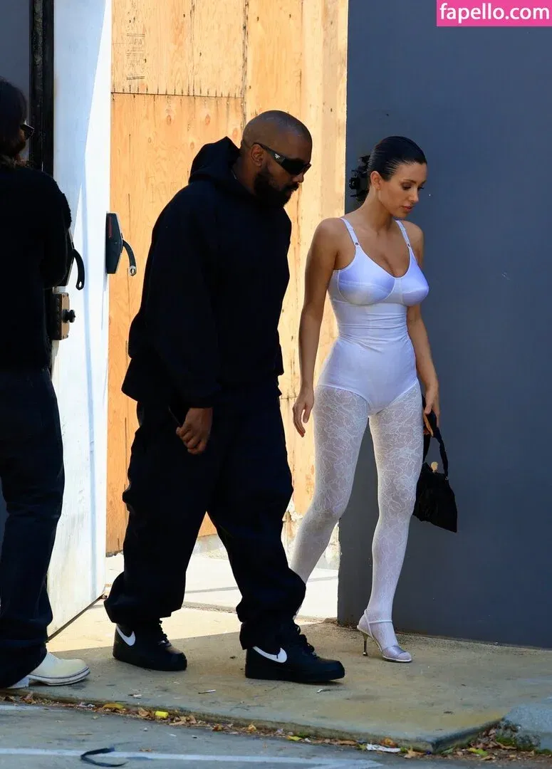 Bianca Censori Onlyfans Photo Gallery 