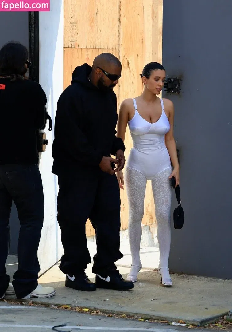 Bianca Censori Onlyfans Photo Gallery 