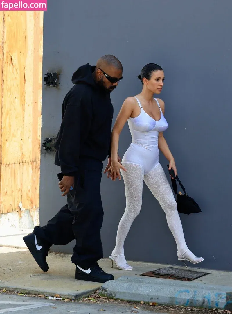 Bianca Censori Onlyfans Photo Gallery 