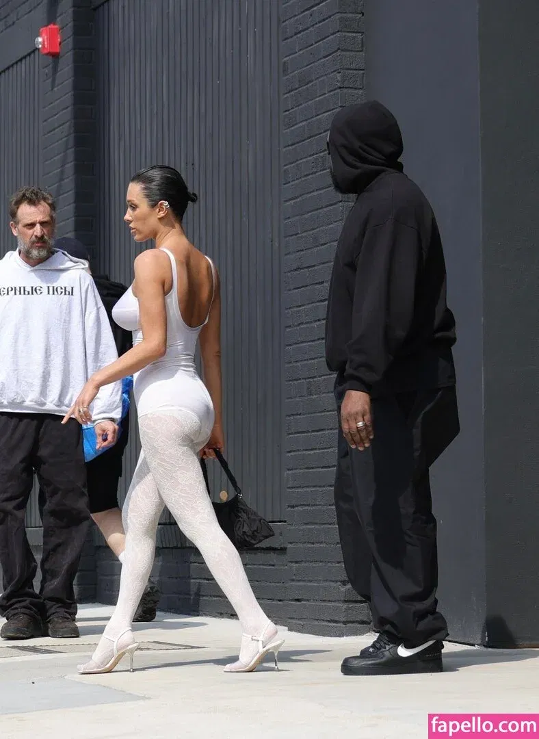 Bianca Censori Onlyfans Photo Gallery 